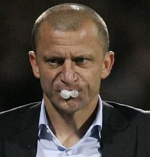 LPF recomandă: Jucătorii să nu mai scuipe, Dorinel Munteanu să poarte mască!