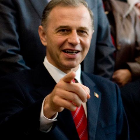 Geoană face duet cu Britney Spears în campania electorală. VEZI VIDEO