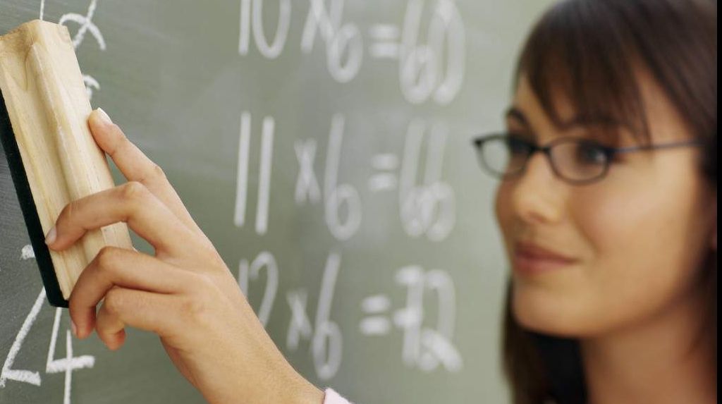 Măsura concediului fără plată nu se va aplica în cazul a 80% dintre dascălii braşoveni