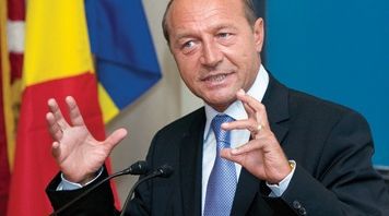 Băsescu cere în instanţă înregistrarea originală şi camera cu care s-a făcut filmarea 