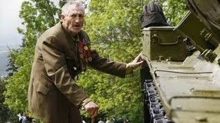 Guvernul a majorat ajutorul anual al veteranilor şi văduvelor de război