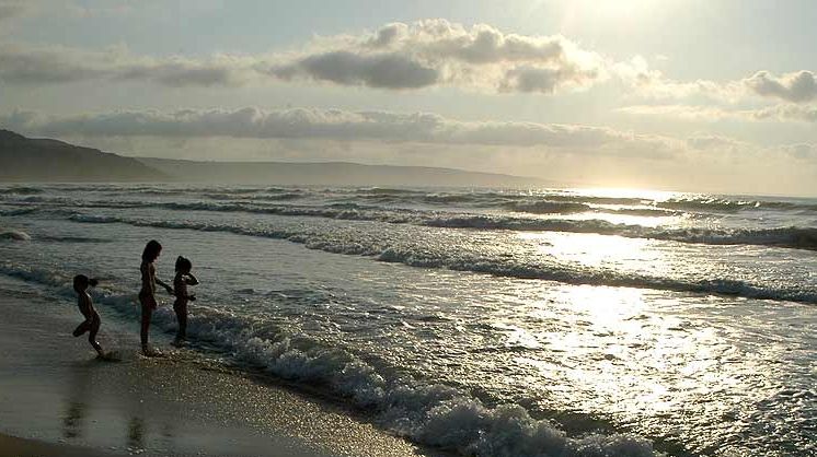 UE vrea să extindă protecţia călătoriilor de vacanţă pe internet