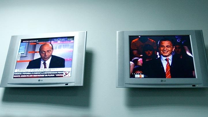 SONDAJ: Spune-ţi părerea despre conduita televiziunilor în campania electorală!