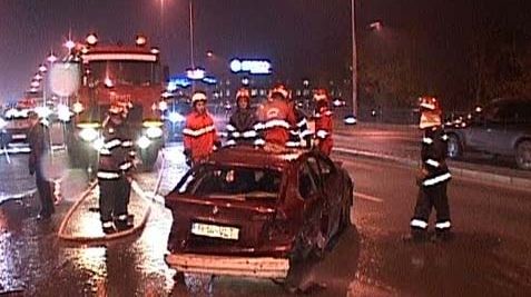 Pericol de incendiu la ieşirea din Bucureşti, în urma unui accident pe DN1