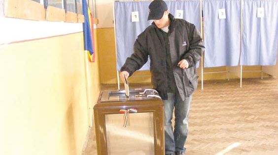 ABC: Noul preşedinte, fie el Băsescu,Geoană sau Antonescu, trebuie să salveze România din criză 