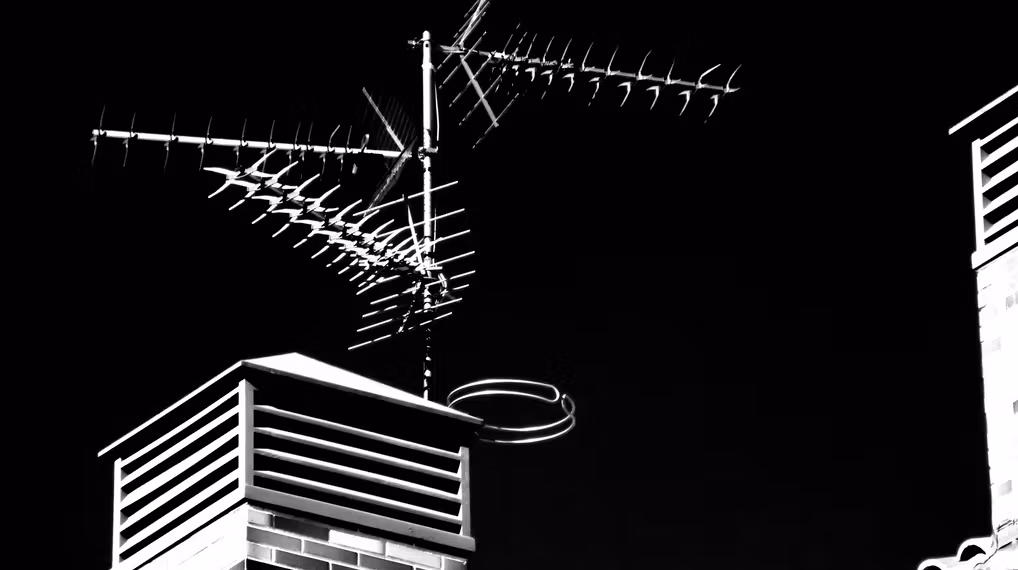 Televiziunea digitală mai aşteaptă până în 2015