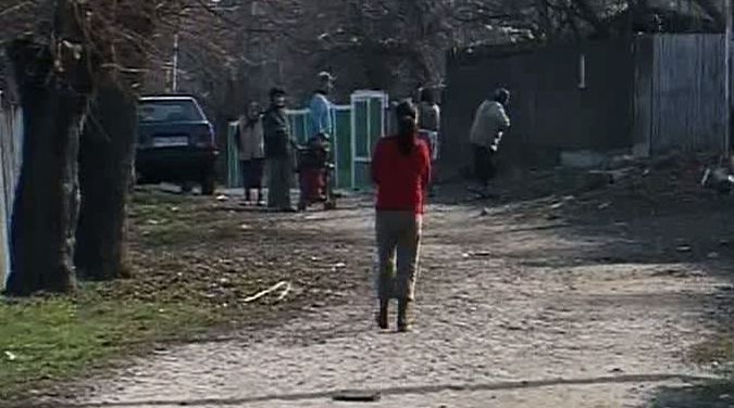 O bătrână din Păcureţi spune că viceprimarul a vrut să o violeze - VEZI VIDEO