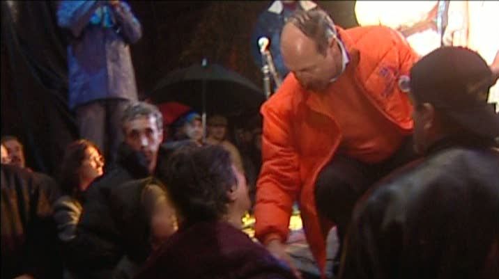 Acuzaţiile că preşedintele a lovit un copil au devenit subiect şi pentru presa străină