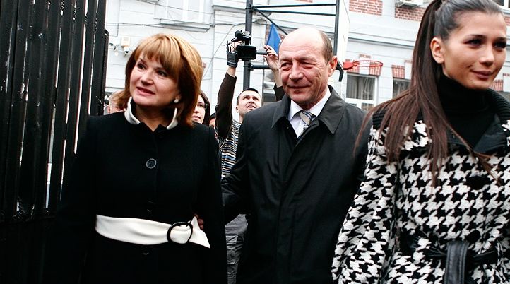 Băsescu: Dacă pierd alegerile, plec definitiv din politică