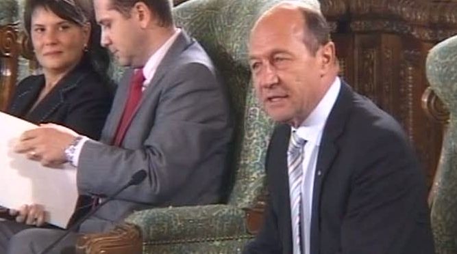 Bursa zvonurilor: liderii PD-L şi PNL s-au întâlnit la Cotroceni