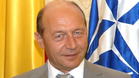 Băsescu anunţă că va convoca partidele pentru a discuta situaţia bugetului pe anul 2010