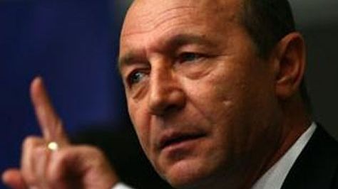 Băsescu pierde în turul al doilea, indiferent de contracandidat, potrivit ultimului sondaj INSOMAR 