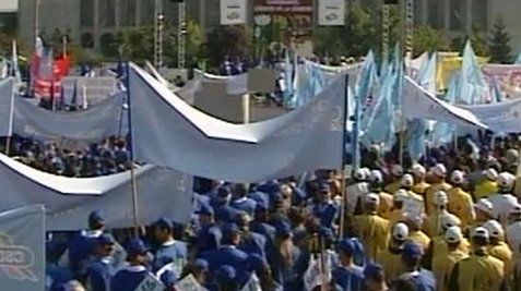 Bugetarii au ameninţat că vor da statul în judecată dacă măsura concediului fără plată se va aplica 