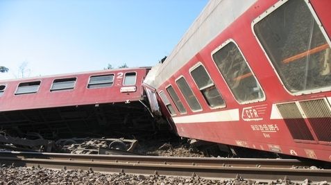Trenul de la Cârcea, deraiat de o mână criminală, potrivit Autorităţii Feroviare Române