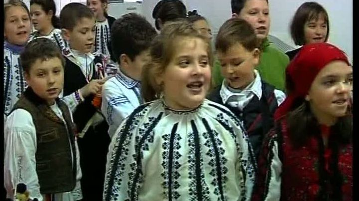 Consiliul Judeţean Hunedoara a alocat un miliard de lei vechi pentru colindători