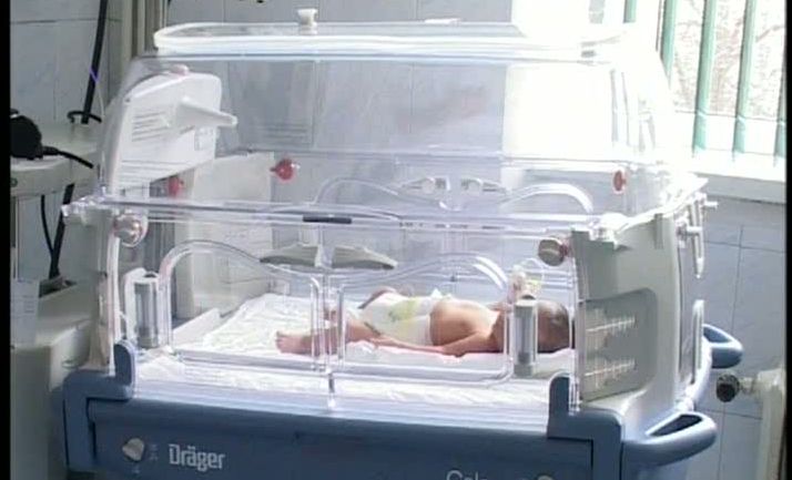 Asistenta care a uitat un copil în incubator a fost audiată