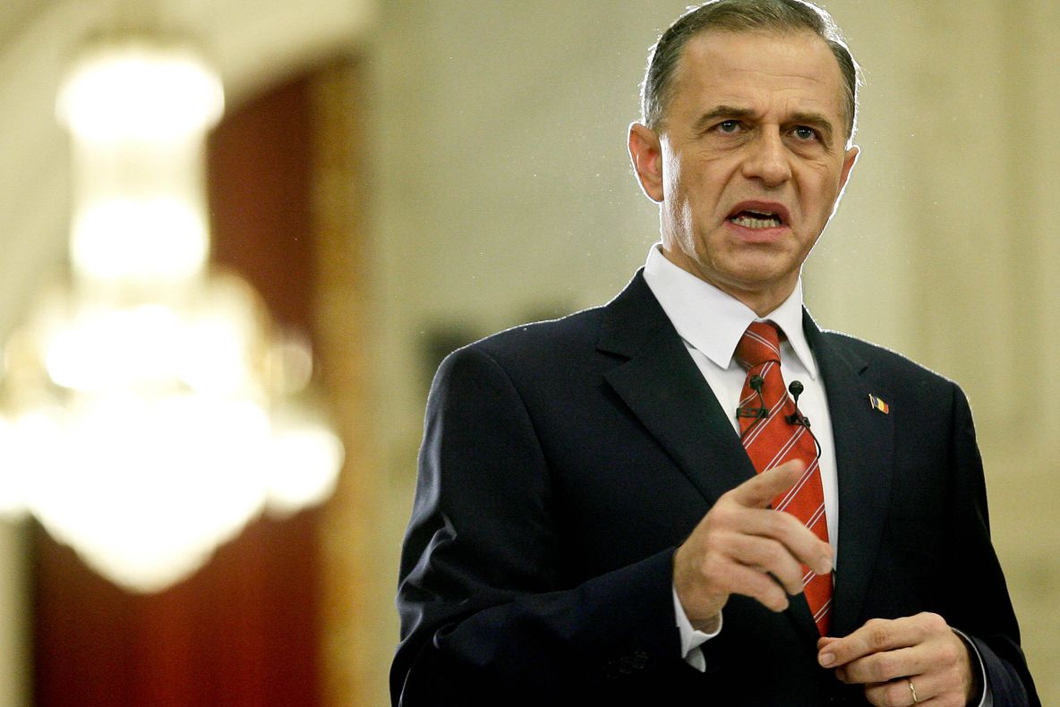 Geoană despre clipul cu Băsescu: Un subiect periferic şi neinteresant pentru campanie