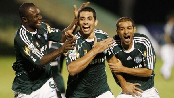 VIDEO / Gol de la jumătatea terenului în Brazilia