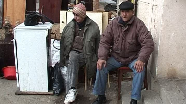 Doi soţi din Focşani au fost evacuaţi în stradă