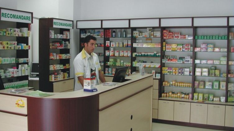 Farmaciştii băcăuani au fost miercuri în grevă japoneză   