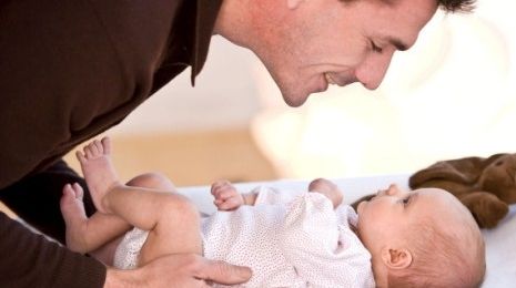  UE a decis un concediu parental ameliorat 