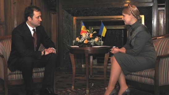 Filat şi Timoşenko discută despre libera circulaţie a bunurilor şi persoanelor moldovene în Ucraina 