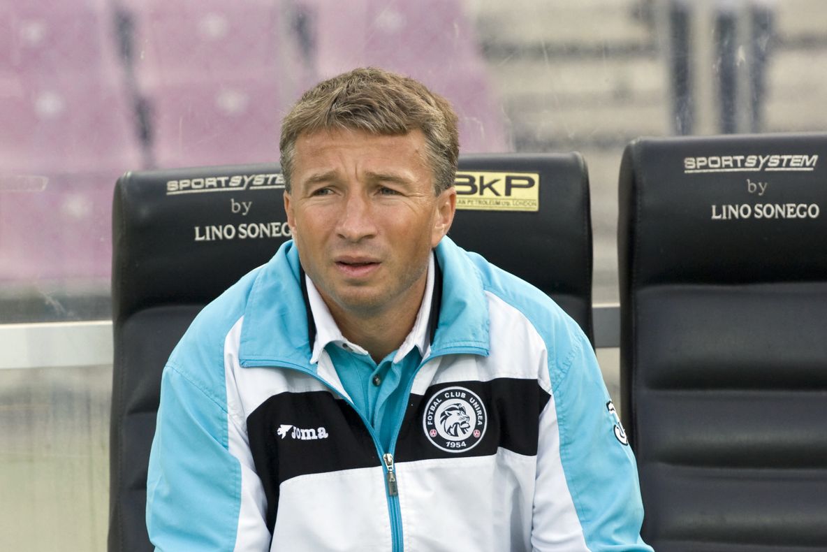 Dan Petrescu: Victoria cu Internaţional contează foarte mult înaintea jocului cu Sevilla