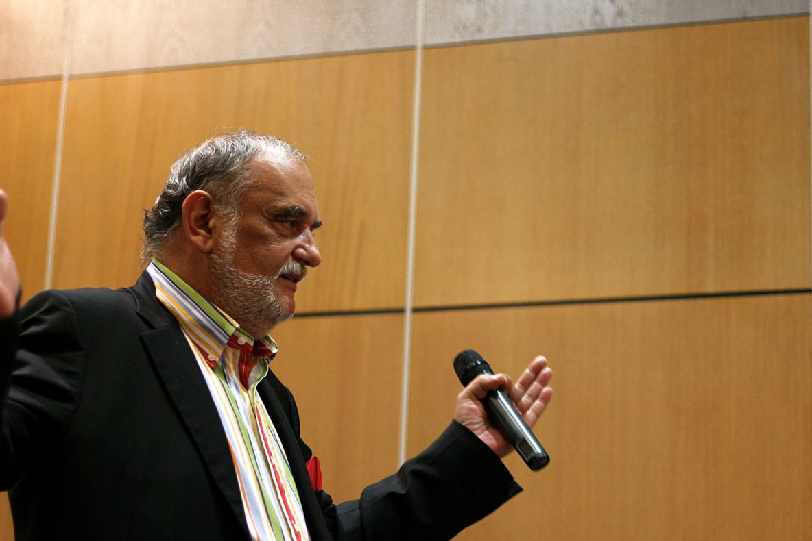 Patriciu nu a votat pentru referendum pentru că îl consideră o \"prostie\" şi o \"provocare electorală\"