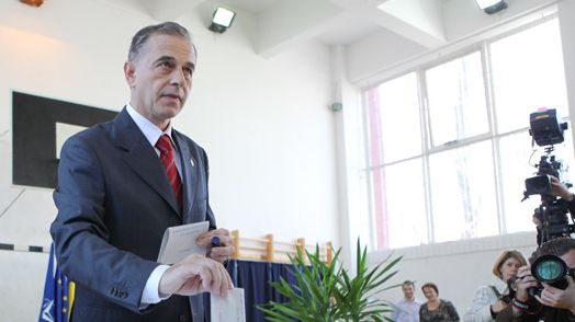 Presa rusă: Victoria lui Geoană ar putea bloca definitiv negocierile cu FMI