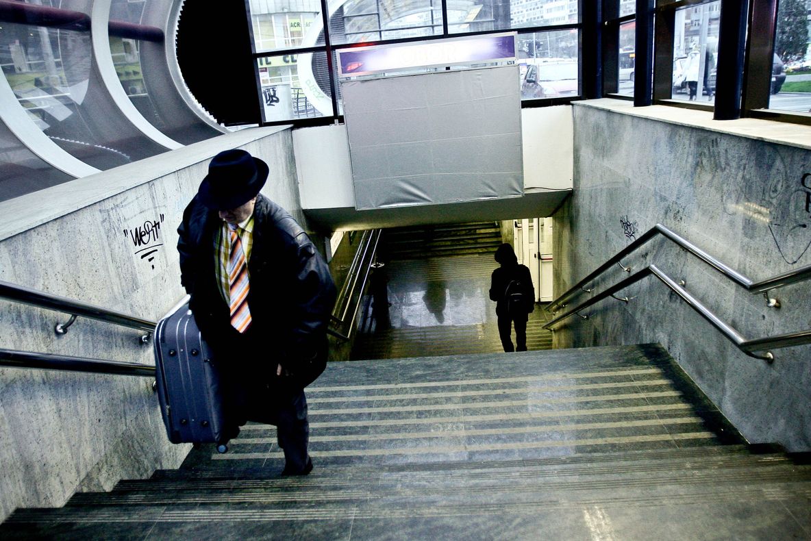 Metrorex face apel la salariaţi să înceteze greva, deoarece ar putea fi perturbată ordinea publică 