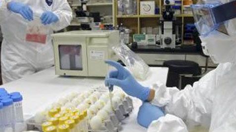 Starea unui ieşean bolnav de gripă porcină s-a agravat 