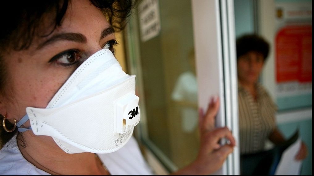 Mai puţin de 10% dintre cadrele medicale s-au vaccinat împotriva gripei noi