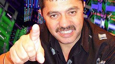 Manelistul Guţă: Hai, mândro, să ne îmbrăcăm, pe Băsescu să ştampilăm - VEZI VIDEO