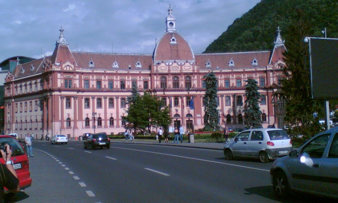 Funcţionari norocoşi la Braşov 