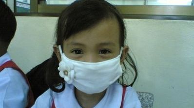 Măştile de protecţie pentru copiii de grădiniţă sunt traumatizante, cred părinţii şi educatoarele