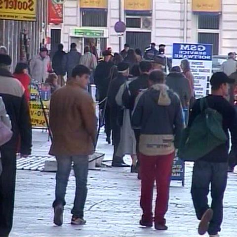 Un român din trei se consideră afectat de criză