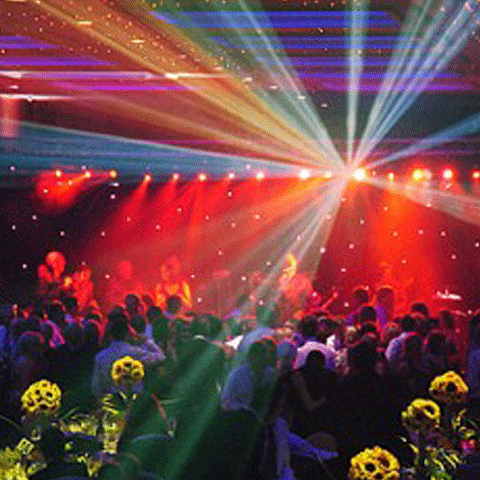  20 de persoane au fost rănite după ce o balustradă a căzut la intrarea unei discoteci din Zurich