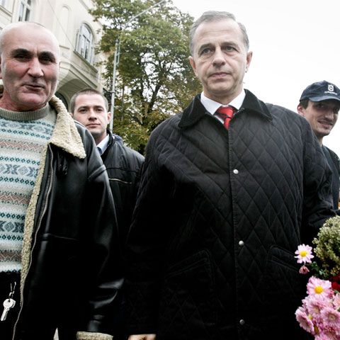 Geoană: Băsescu a făcut din scandal şi dezbinare politică de stat