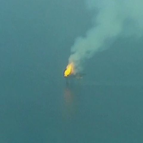 O platformă de foraj din Marea Timorului a luat foc duminică