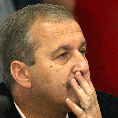 Vasile Dâncu: "Nu mă aşteptam ca Geoană să-i aducă înapoi pe toţi comuniştii şi securiştii"