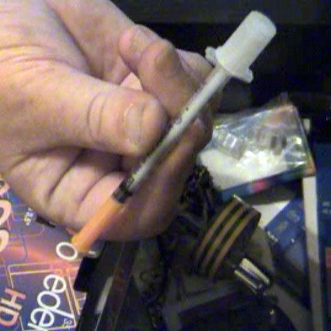 Poliţiştii din Timiş au descoperit opt kilograme de heroină într-o maşină oprită pentru control