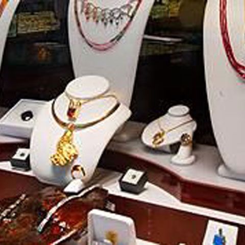 Românii nu mai au nici ce să amaneteze