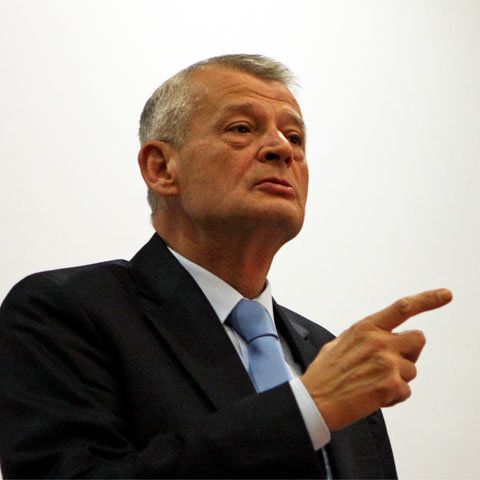 Pe Internet, Oprescu duce la Băsescu