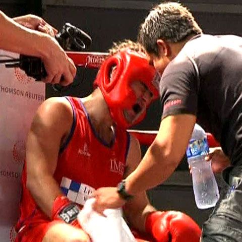 12 şefi de fonduri de investiţii şi bancheri au boxat la Hong Kong. VEZI IMAGINI