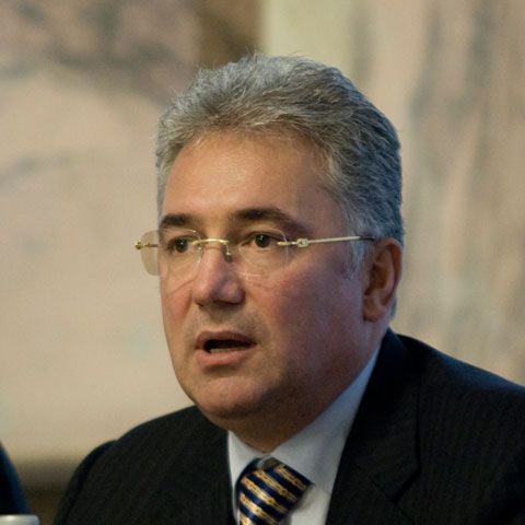 Comisia de sănătate îl cheamă la audieri, astăzi, pe Adriean Videanu