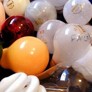 Recolamp a colectat 160 de tone de becuri uzate. Mergeţi la Colţul Verde pentru a le arunca!