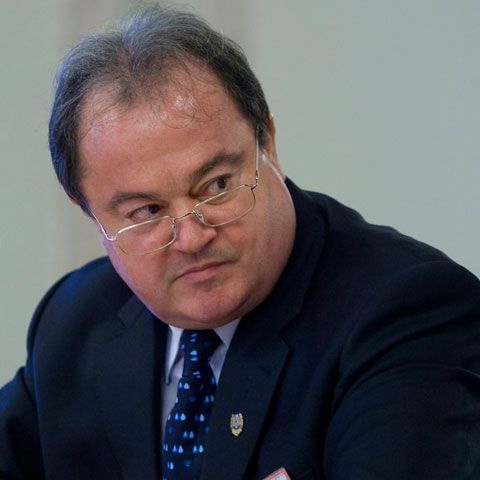 Blaga: Doar o treime din dosarele DGIPI sunt în arhiva instituţiei, restul în fişetele ofiţerilor