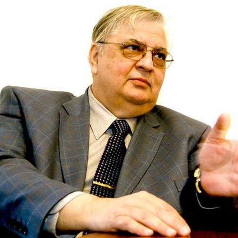 Mircea Coşea demisionează de la conducerea Institutului Naţional de Administraţie şi din PD-L