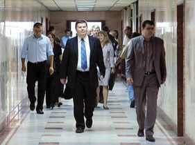 FMI amână discuţiile după clarificarea situaţiei politice