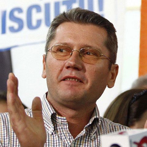 Negoiţă, un premier care-şi ţine economiile doar în lei